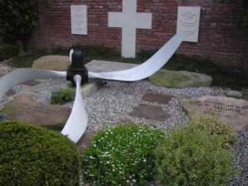 Flyvergraven på Skarrild kirkegård